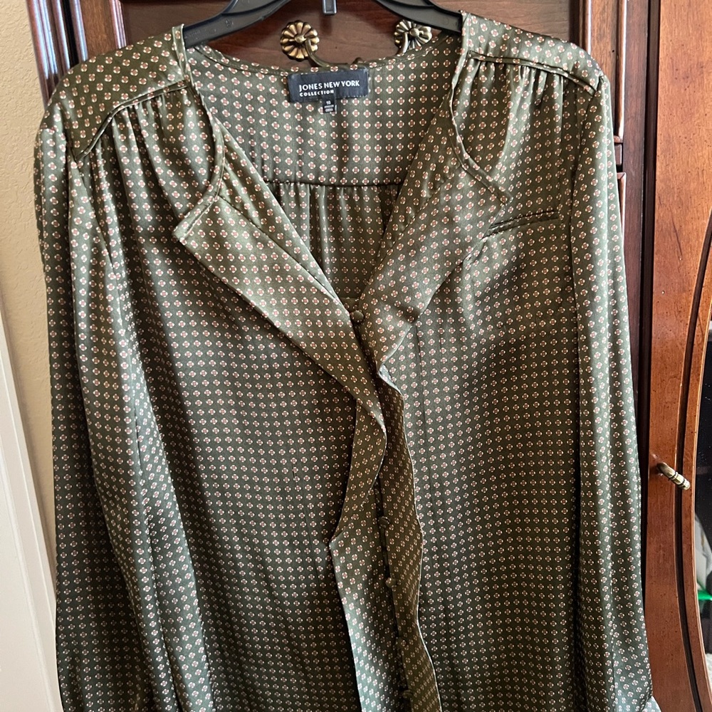 Jones New York Green Geometric Blouse